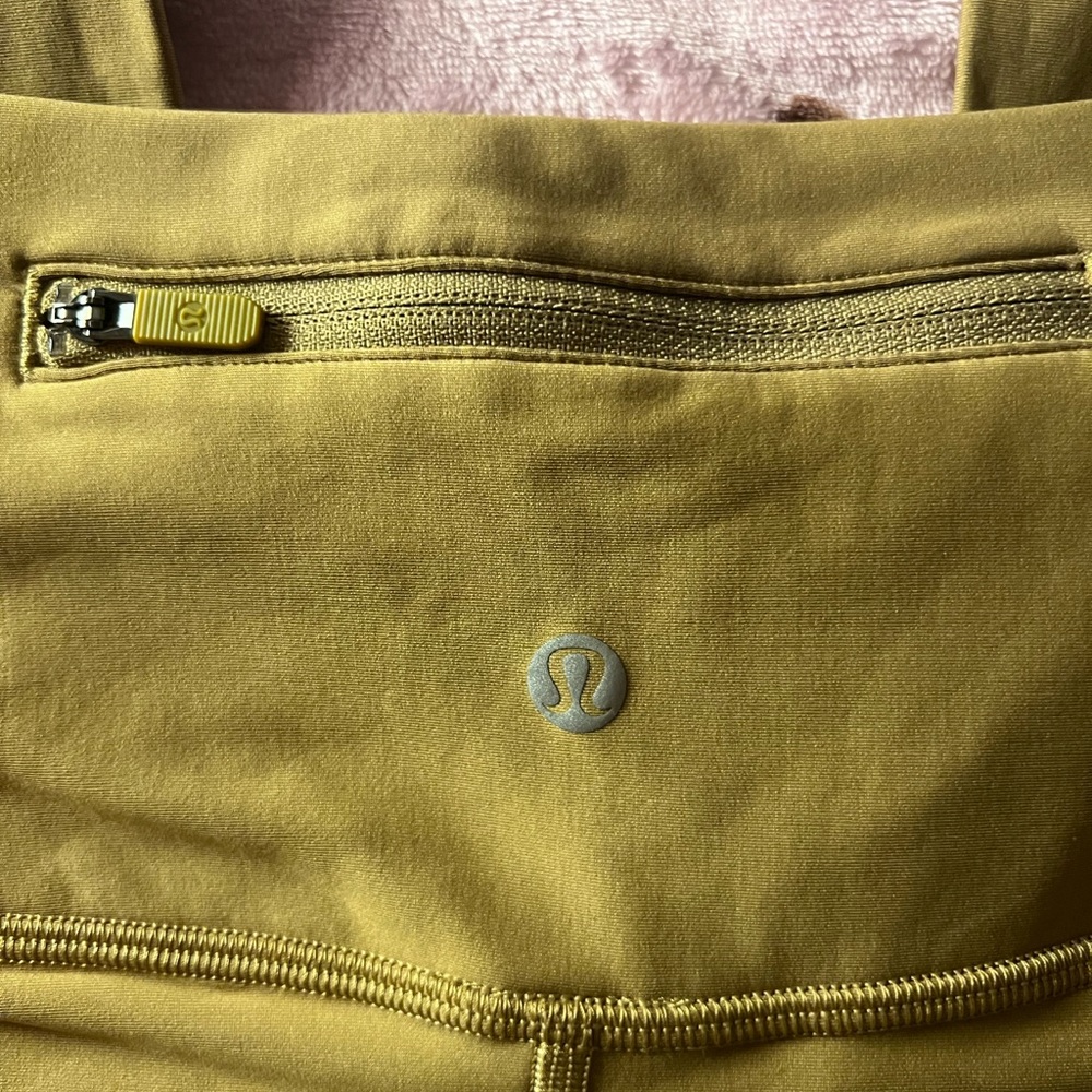 Never worn - Picture 2 of 3